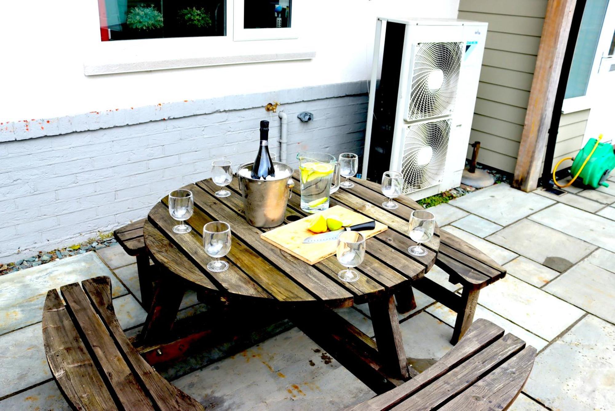 Four Corners Holiday Home Hot Tub & Sauna Ferndown Buitenkant foto